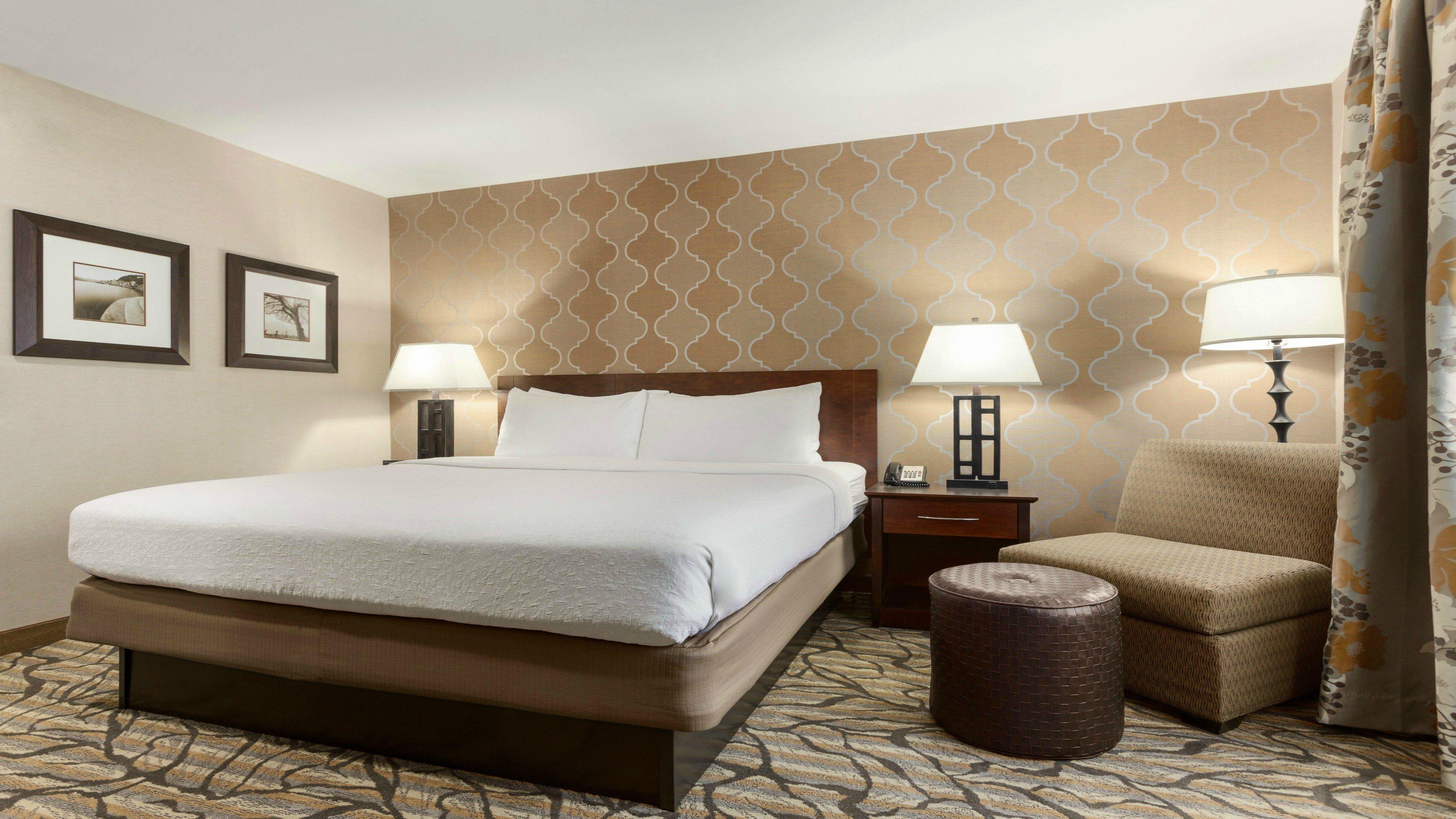 Holiday Inn Hotel & Suites Gateway By Ihg Williamsburg Bagian luar foto
