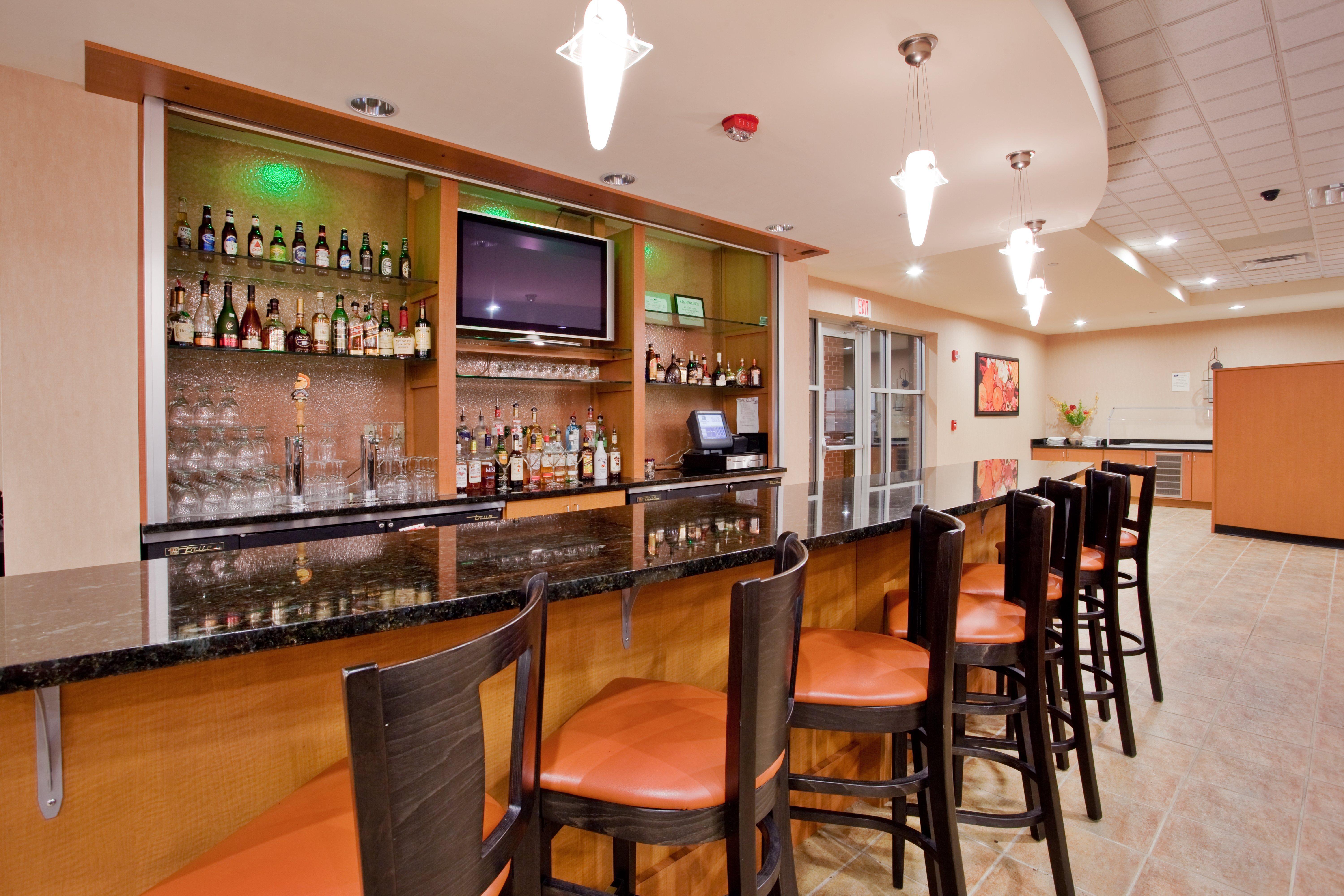 Holiday Inn Hotel & Suites Gateway By Ihg Williamsburg Bagian luar foto