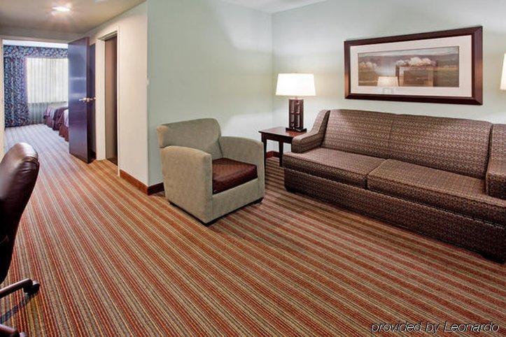 Holiday Inn Hotel & Suites Gateway By Ihg Williamsburg Bagian luar foto